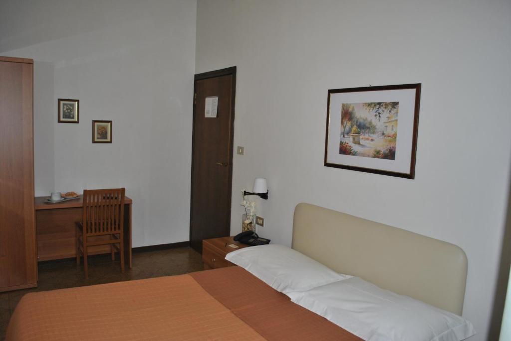 Albergo "Da Mario" Pianoro Oda fotoğraf